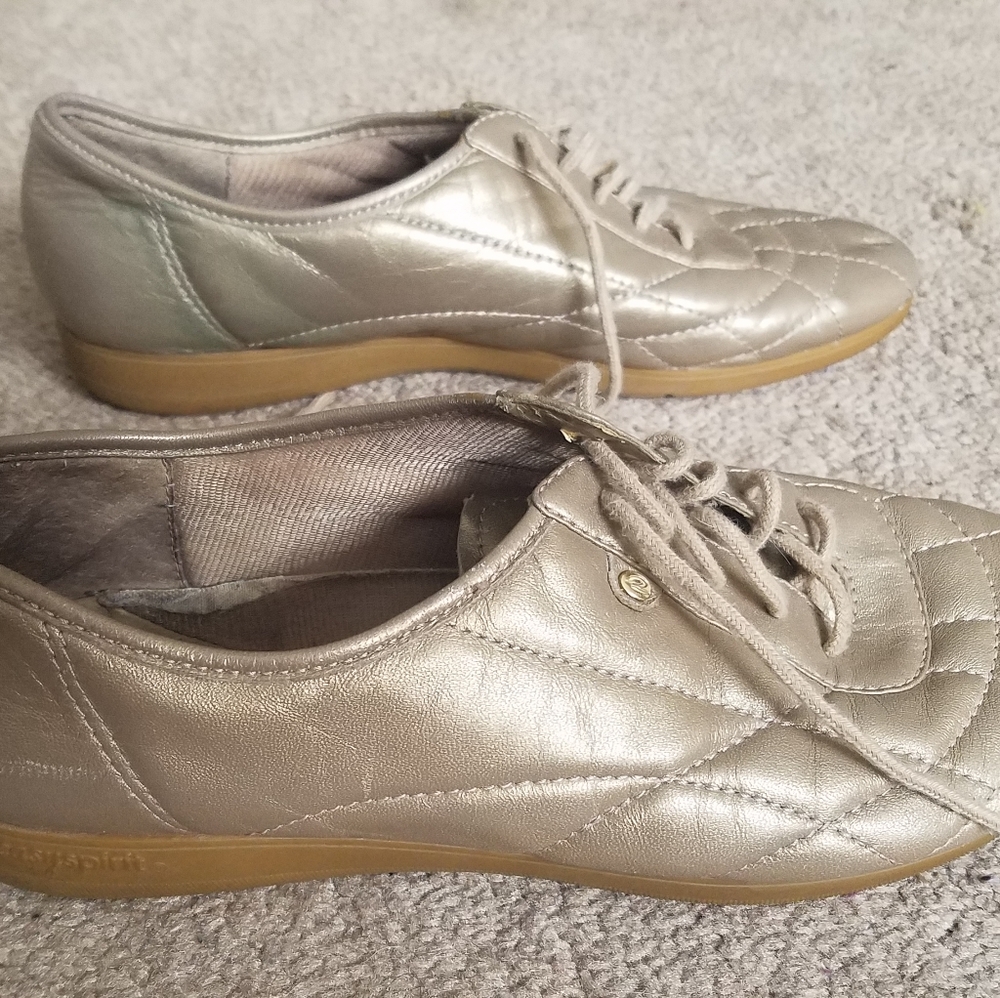 Gold Oxfords Comfort Shoes size 6.5W